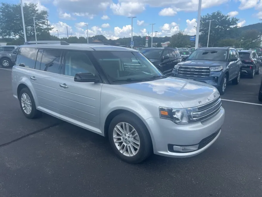 2016 Ford Flex SEL photo 1