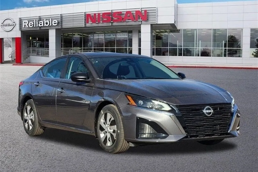 2025 Nissan Altima S photo 1