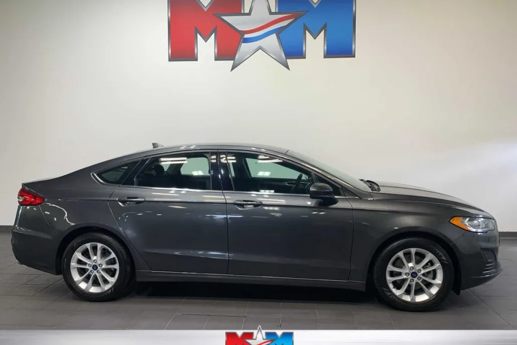 2019 Ford Fusion SE photo 1