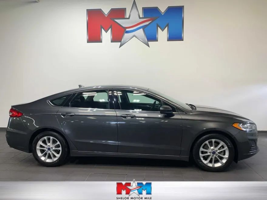 2019 Ford Fusion SE photo 1
