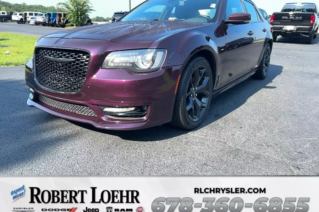2021 Chrysler 300 Touring photo 1