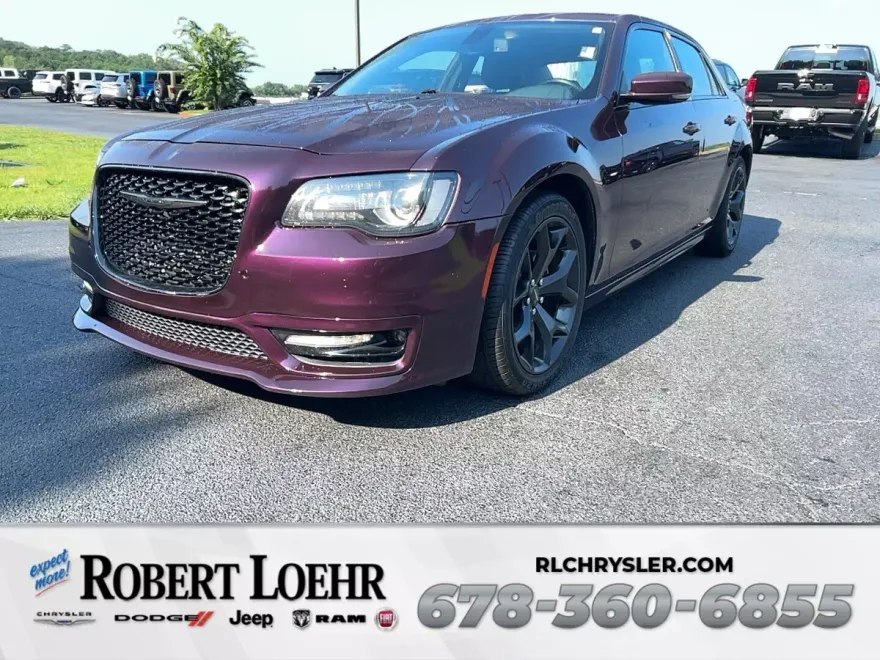 2021 Chrysler 300 Touring photo 1