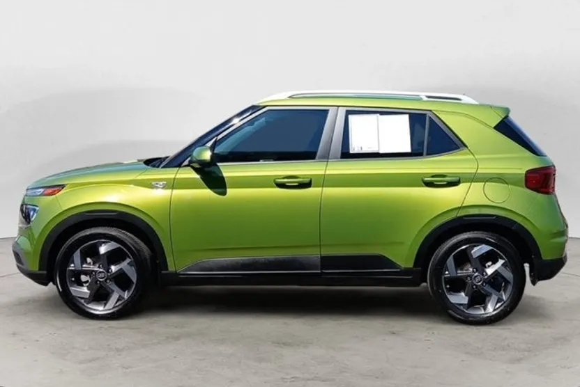 2023 Hyundai Venue SEL photo 1