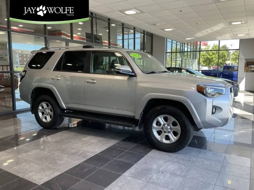 2024 Toyota 4Runner SR5 Premium photo 1