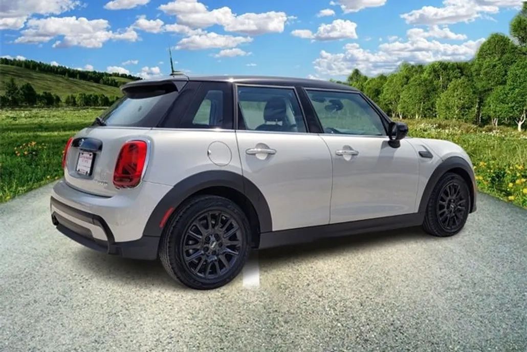 2022 Mini Cooper 4 Door Hardtop photo 1