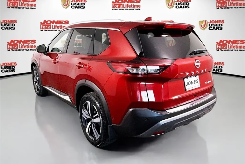 2023 Nissan Rogue SL photo 1