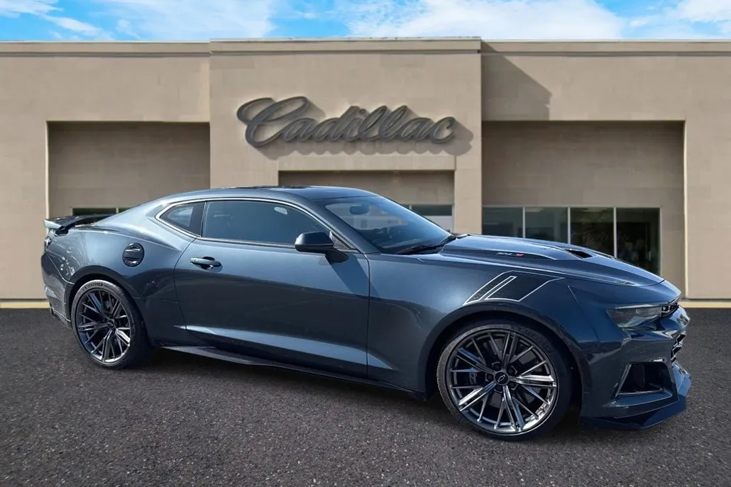 2023 Chevrolet Camaro ZL1 photo 1