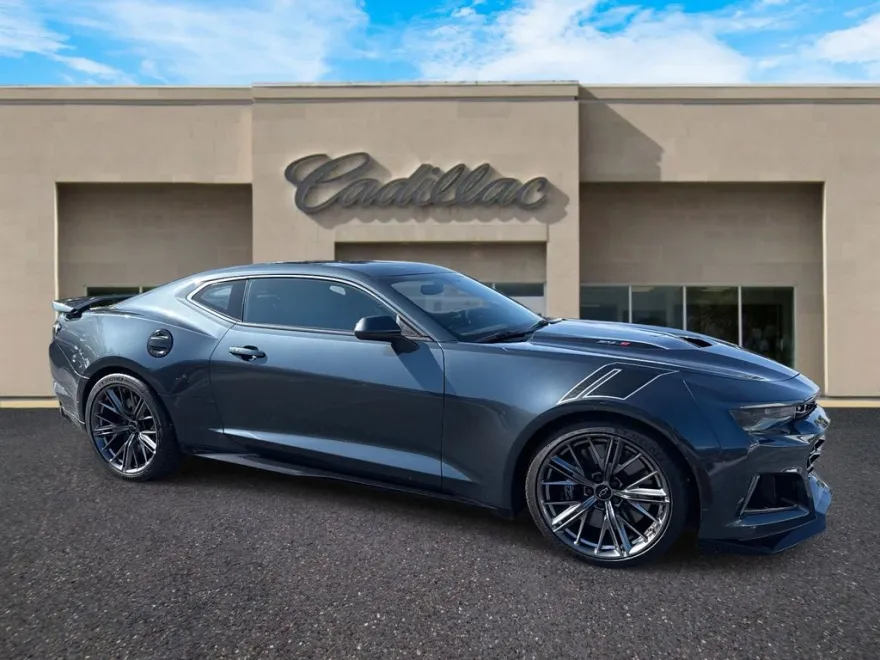 2023 Chevrolet Camaro ZL1 photo 1