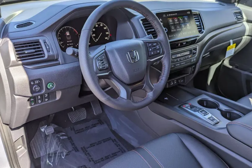2025 Honda Ridgeline TrailSport photo 1