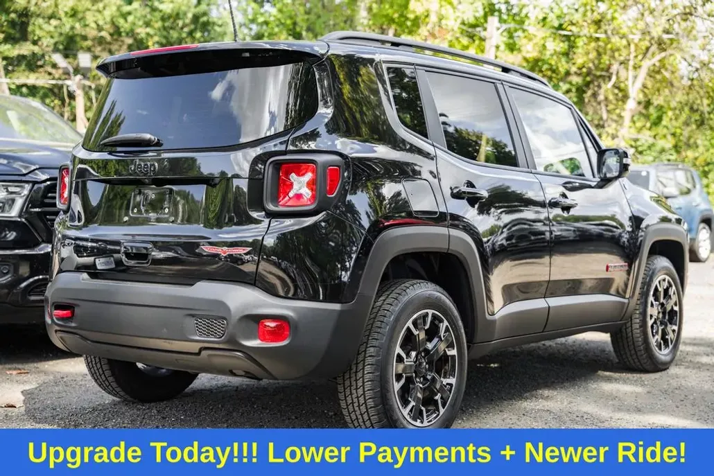 2023 Jeep Renegade Trailhawk photo 1