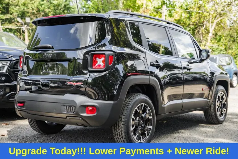 2023 Jeep Renegade Trailhawk photo 1