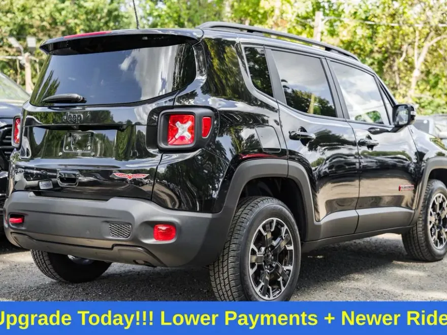 2023 Jeep Renegade Trailhawk photo 1
