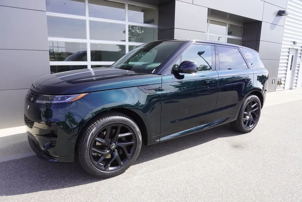 2025 Land Rover Range Rover Sport SE photo 1
