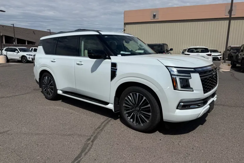 2025 Nissan Armada Platinum Reserve photo 1