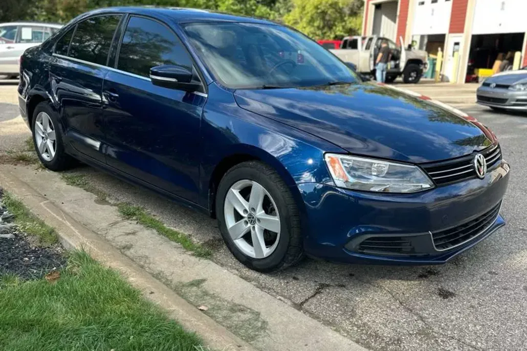 2013 Volkswagen Jetta 2.0 TDI photo 1