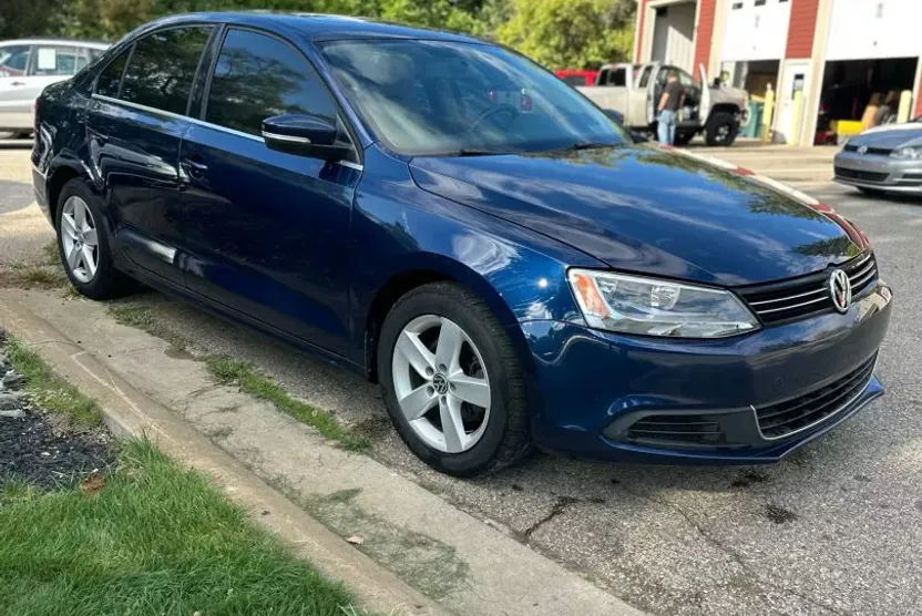 2013 Volkswagen Jetta 2.0 TDI photo 1