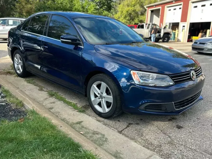 2013 Volkswagen Jetta 2.0 TDI photo 1