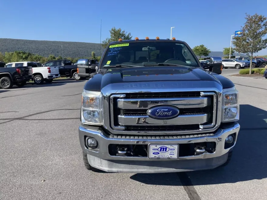 2013 Ford F-250 Lariat photo 1