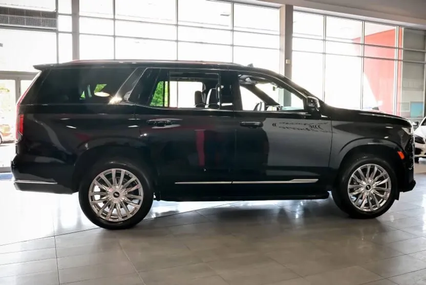 2022 Cadillac Escalade Premium Luxury photo 1