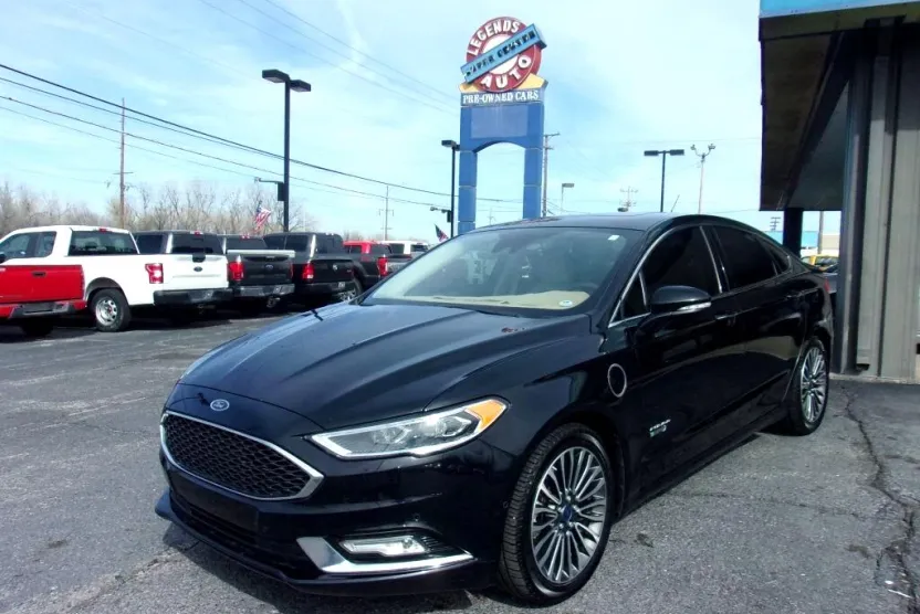 2017 Ford Fusion Energi Titanium photo 1