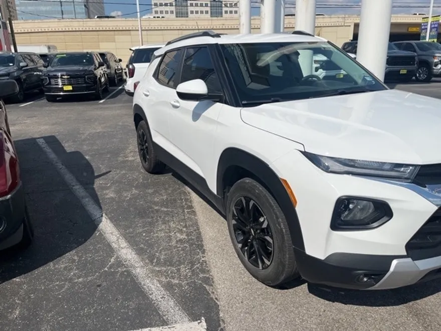 2023 Chevrolet Trailblazer LT photo 1