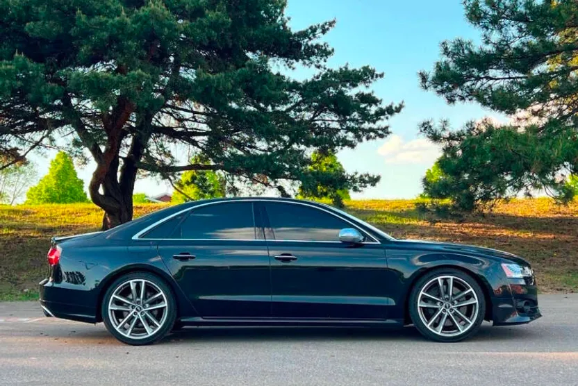 2016 Audi S8 Plus 4.0T Quattro photo 1