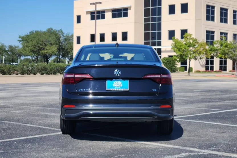 2024 Volkswagen Jetta SE photo 1