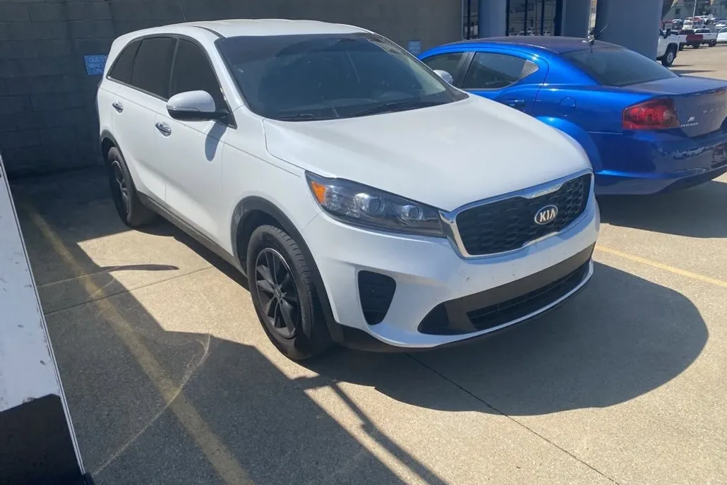 2020 Kia Sorento LX photo 1