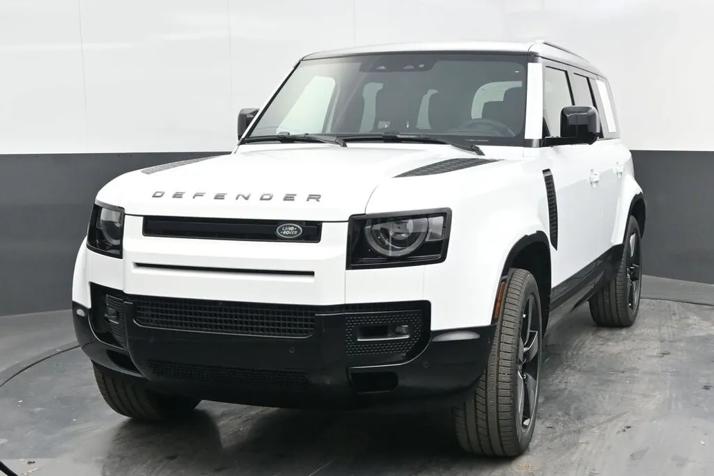 2025 Land Rover Defender 110 X-Dynamic SE photo 1
