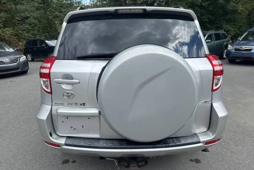 2010 Toyota RAV4 Base photo 1