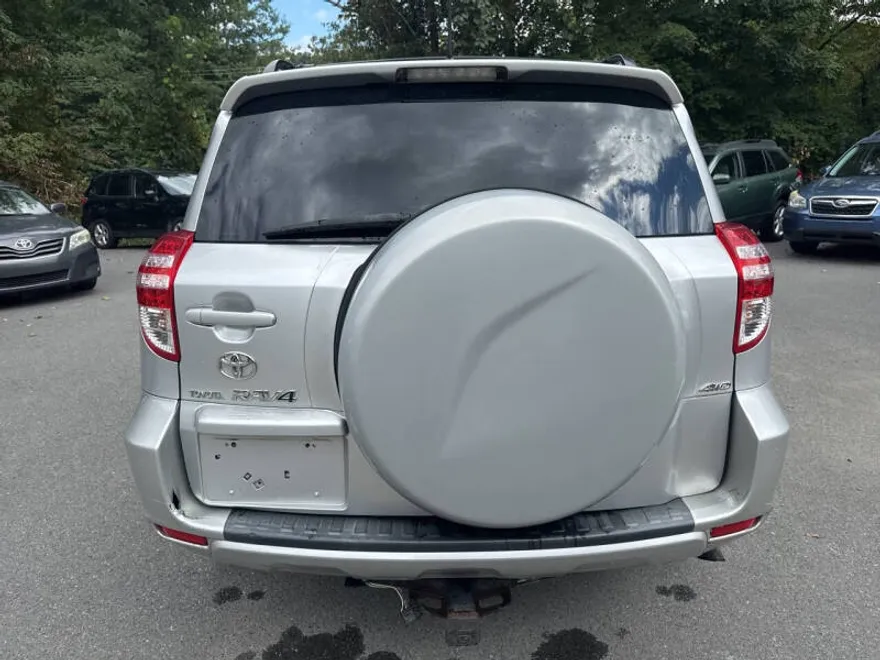 2010 Toyota RAV4 Base photo 1