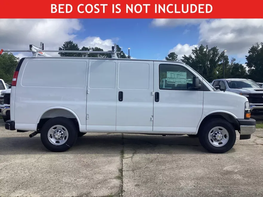 2025 Chevrolet Express Cargo 2500 Van photo 1