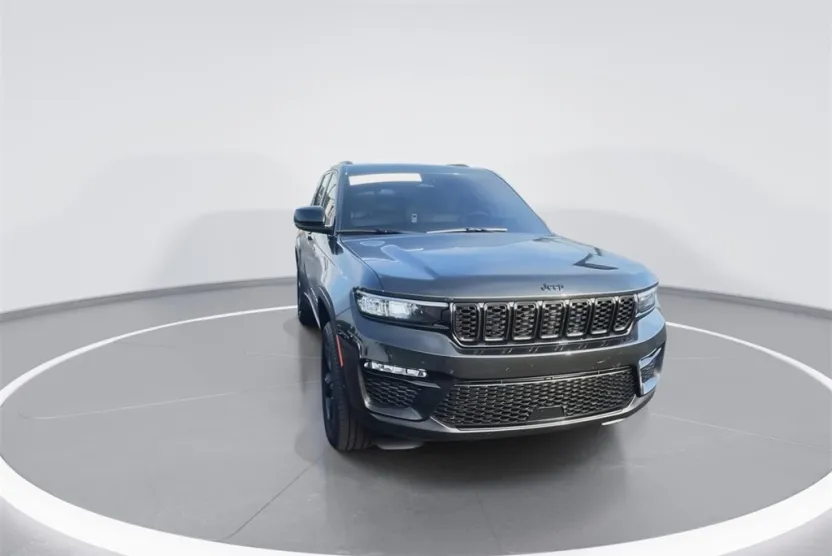 2024 Jeep Grand Cherokee Limited photo 1