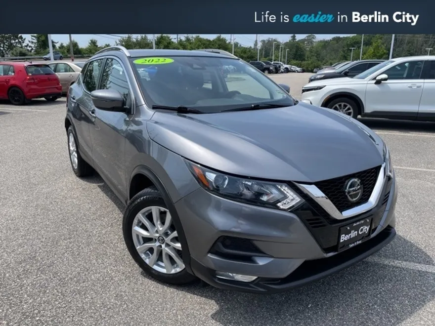 2022 Nissan Rogue Sport SV photo 1