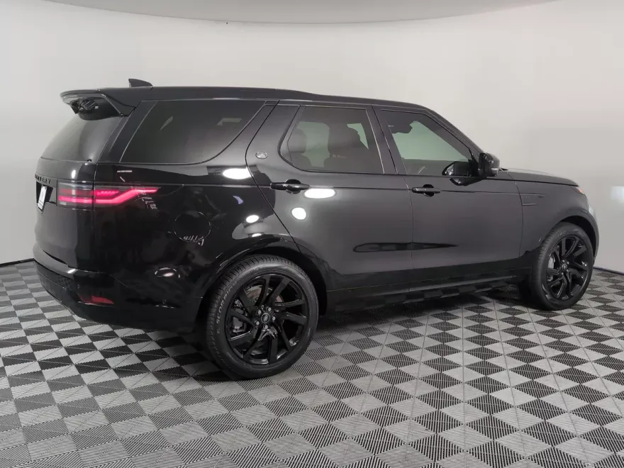 2025 Land Rover Discovery SE photo 1