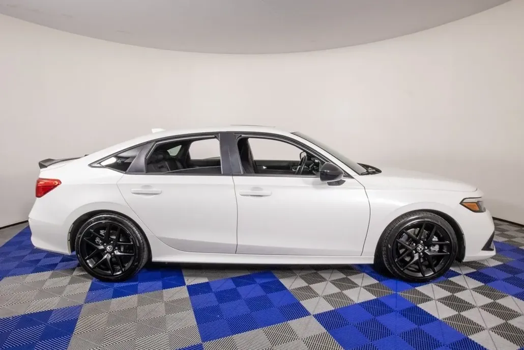 2024 Honda Civic Si photo 1