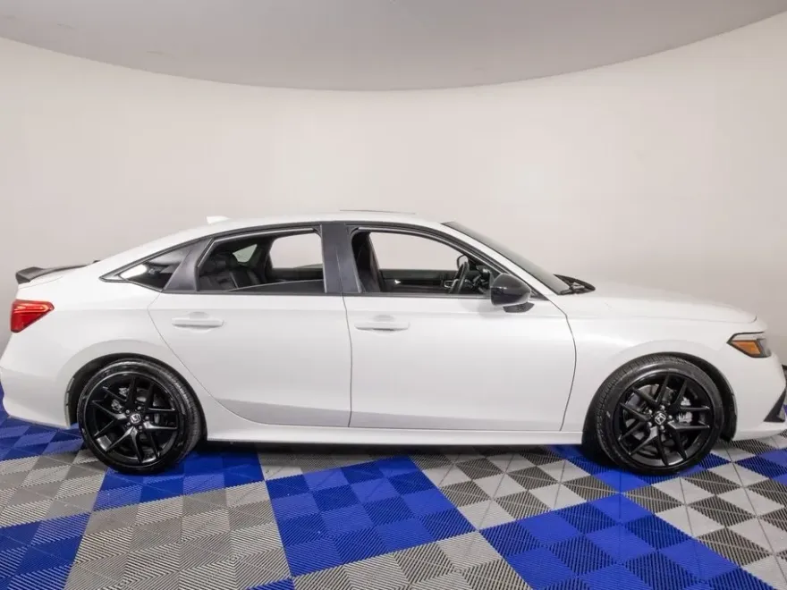 2024 Honda Civic Si photo 1