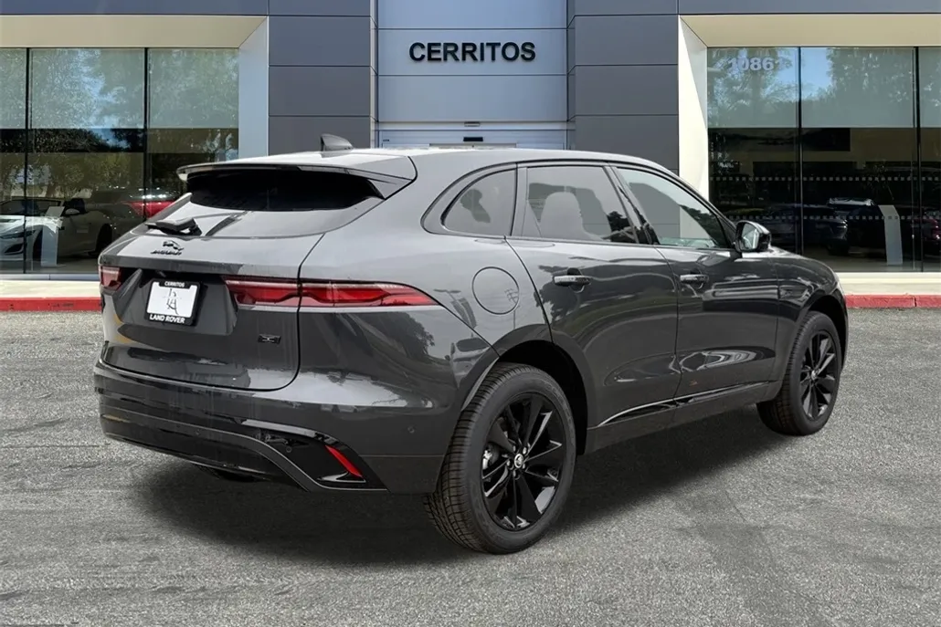 2026 Jaguar F-PACE P250 R-Dynamic S photo 1