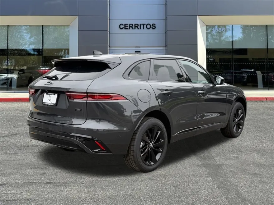 2026 Jaguar F-PACE P250 R-Dynamic S photo 1
