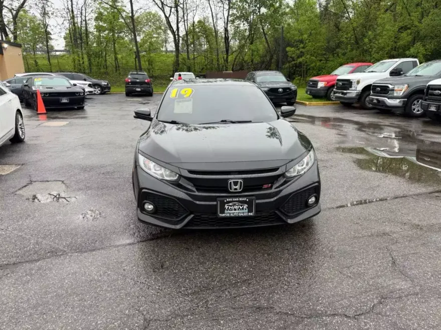 2019 Honda Civic Si photo 1