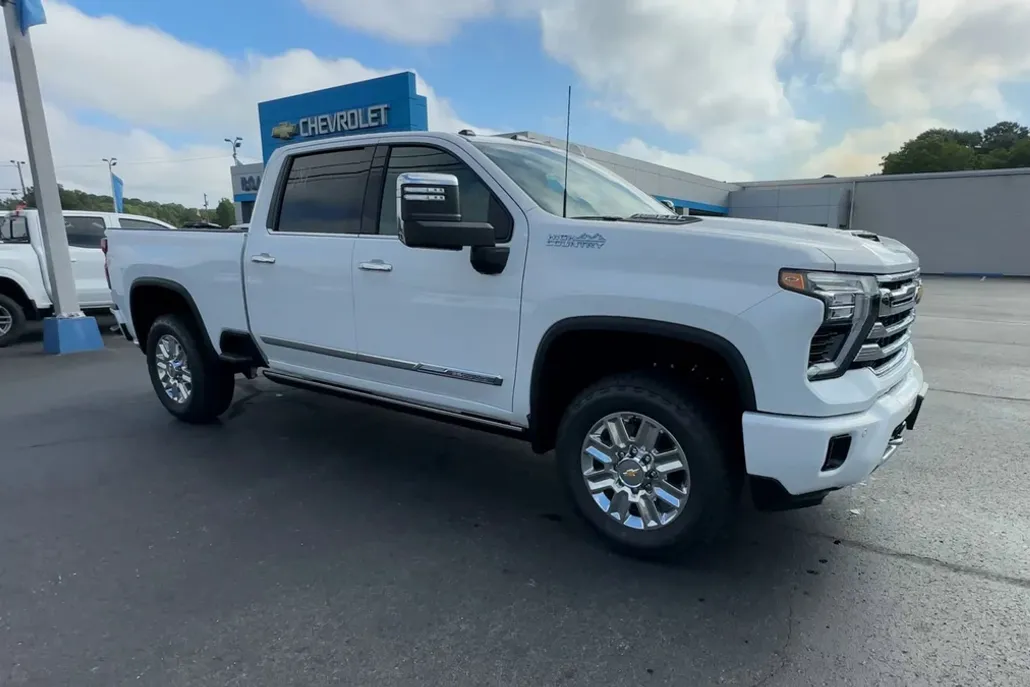 2025 Chevrolet Silverado 2500HD High Country photo 1