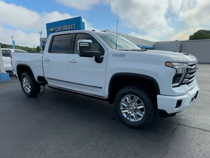 2025 Chevrolet Silverado 2500HD High Country photo 1