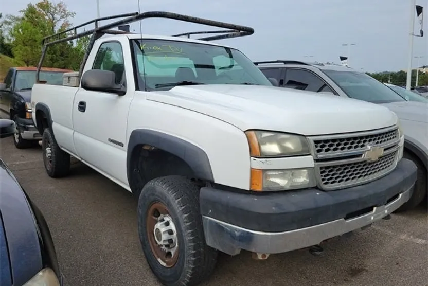2005 Chevrolet Silverado 2500HD Work Truck photo 1