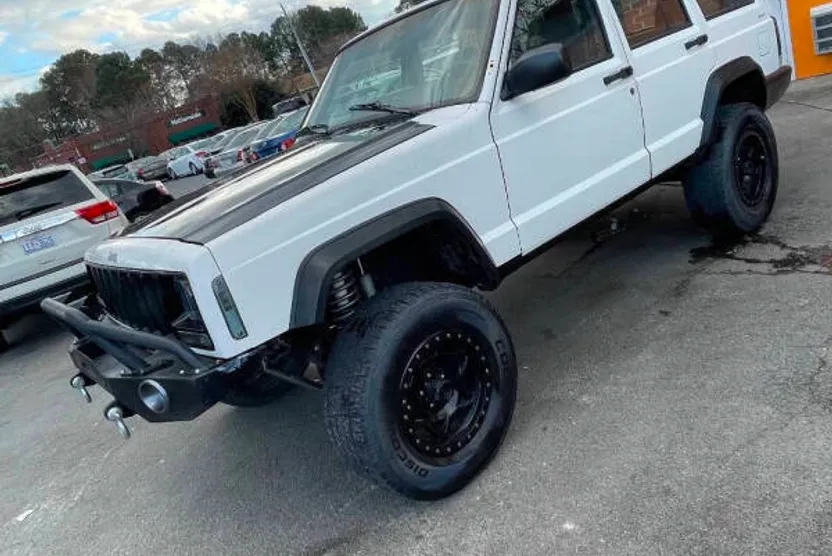 2000 Jeep Cherokee Sport photo 1