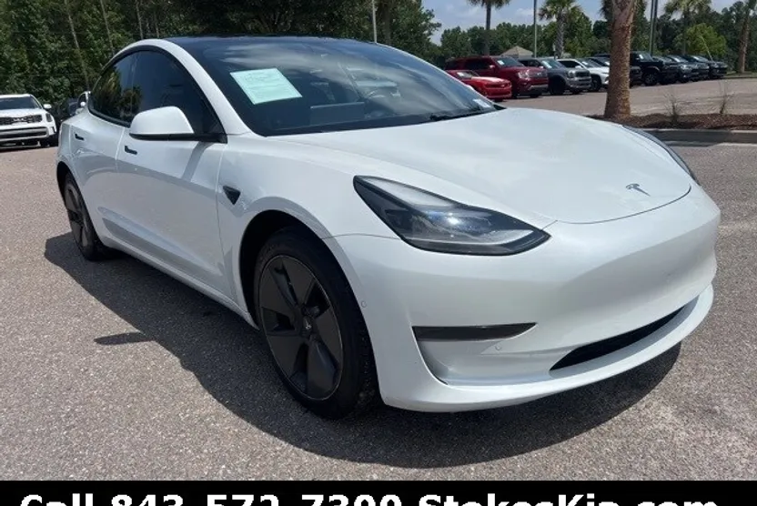 2021 Tesla Model 3 Standard Range Plus photo 1