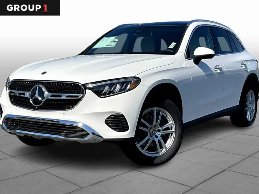2025 Mercedes Benz GLC 300 photo 1