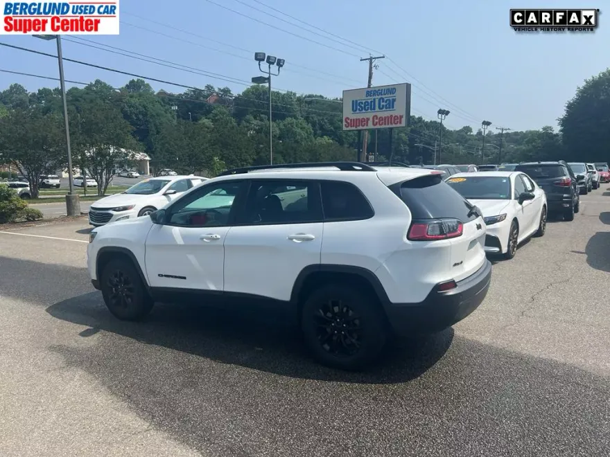 2023 Jeep Cherokee Altitude Lux photo 1
