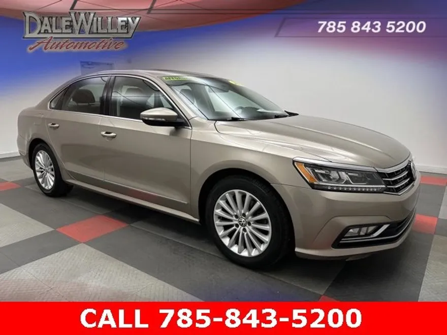 2016 Volkswagen Passat SE photo 1