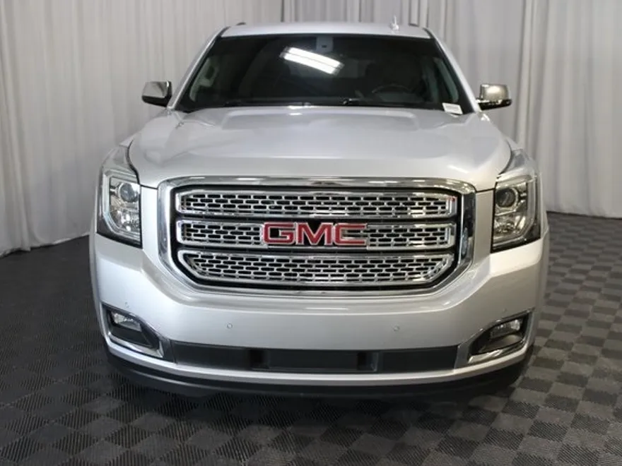 2018 Gmc Yukon XL SLE photo 2