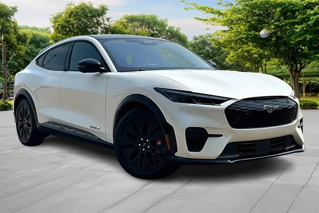 2025 Ford Mustang Mach-E Premium photo 1
